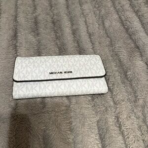 Michael Kors Leather wallet